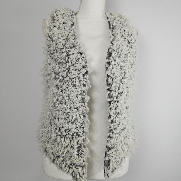 Me Jane faux fur heathered sherpa vest - Picture 13 of 16
